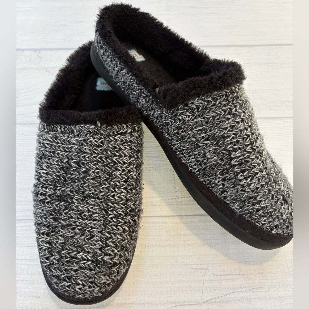Toms Black and Gray Knit Slippers